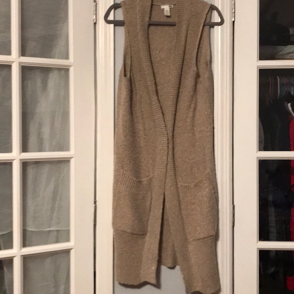 H&M - Women's Sleeveless Lightweight Duster Vest -